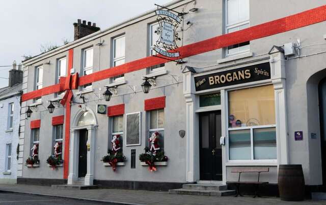 Гостевой дом Brogans Bar & Hotel Трим-4